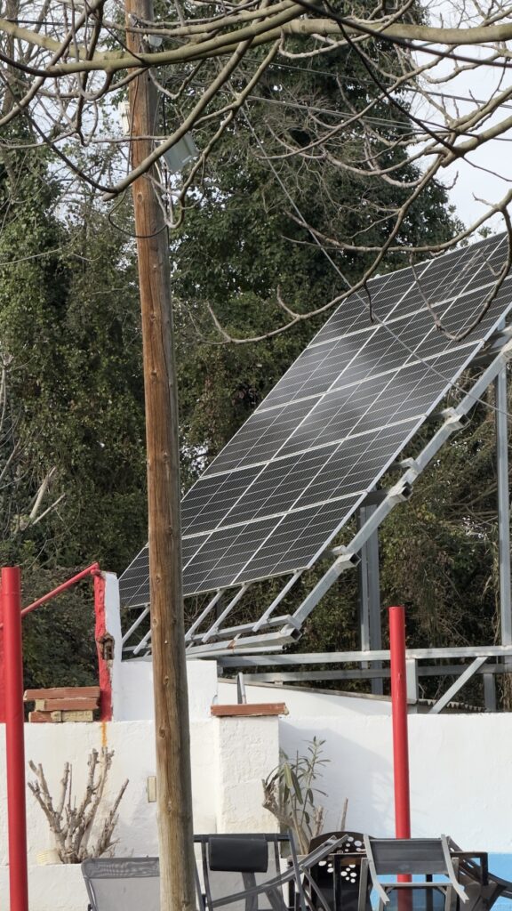 MasTorrencito: Casa Rural Pet Friendly a Girona gairebé autosuficient energèticament